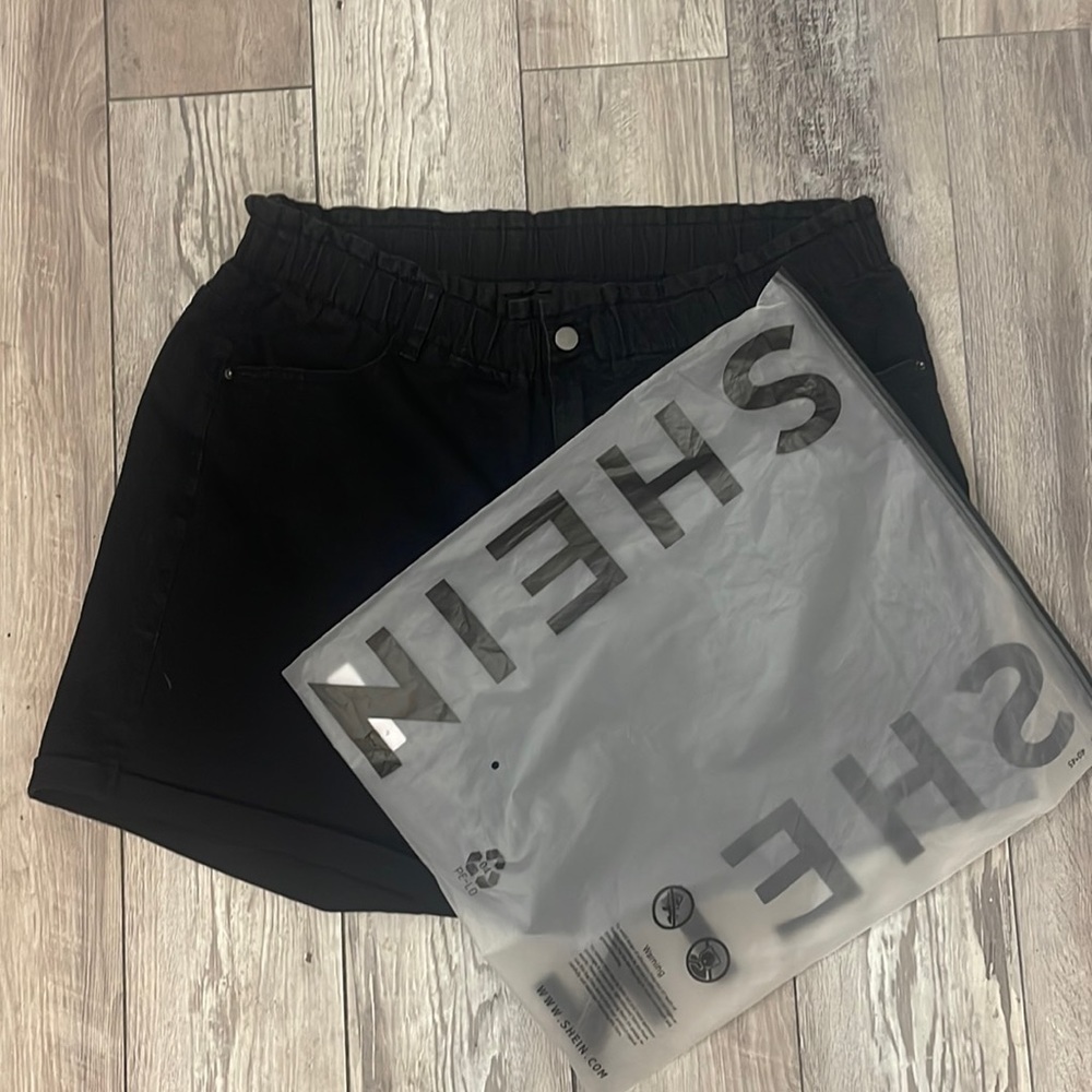 SHEIN Sexy Plus Paperbag Waist Roll Hem shorts